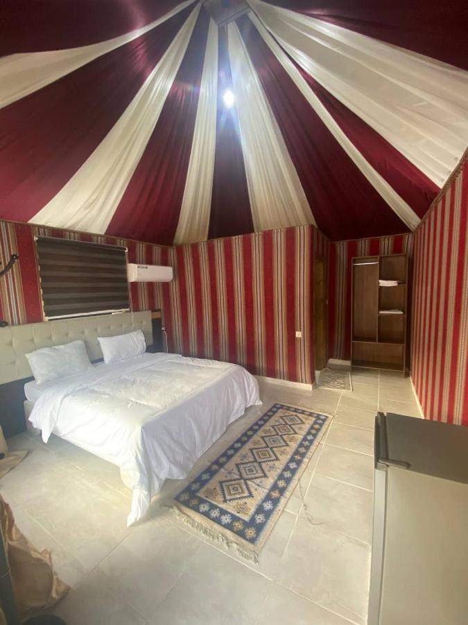 Saraya luxury camp Hotel Wadi Rum Bagian luar foto