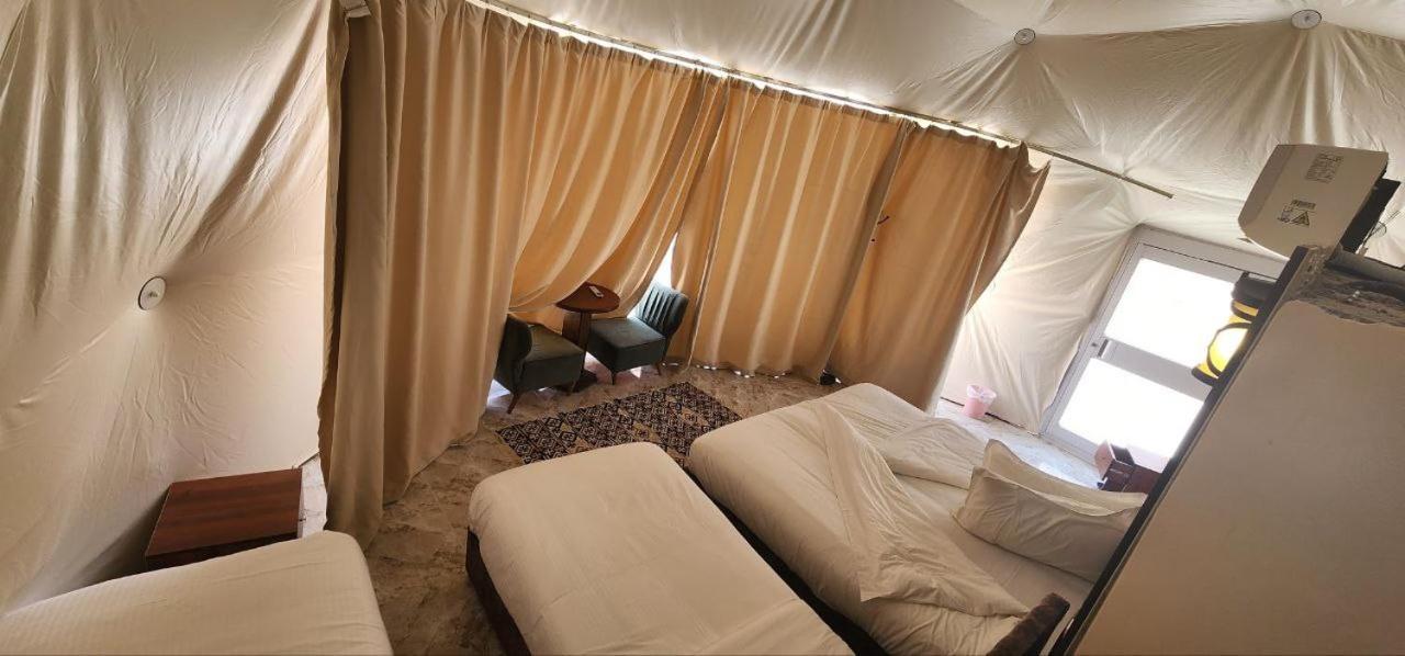 Saraya luxury camp Hotel Wadi Rum Bagian luar foto